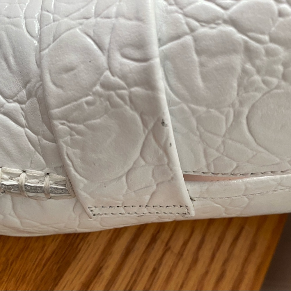 SHUTZ Emelie Pointed Toe Loafer in White Croc Embossed Leather SZ 7.5B - Picture 12 of 15